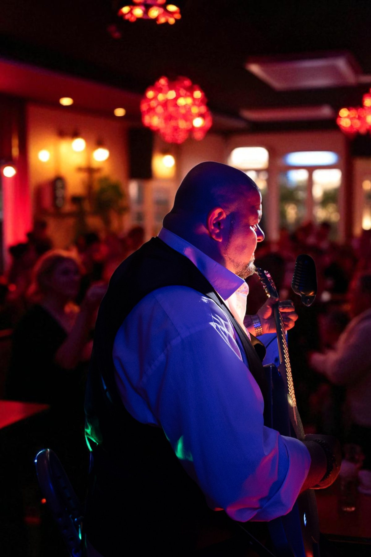 Demir live audience